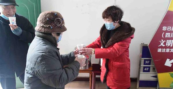 106队疫情防控落实处 免费发送中药预防药剂