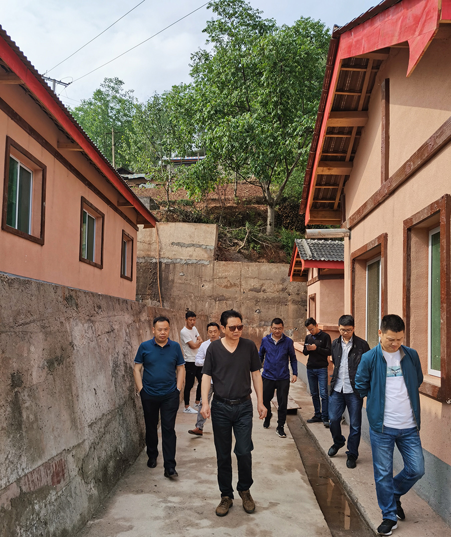 昭觉拉一木乡安置点检查