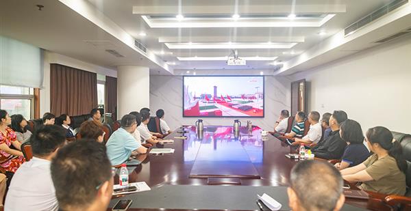 四大队组织干部职工收听收看纪念中国人民抗日战争暨世界反法西斯战争胜利8...